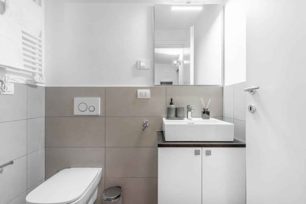 Modern With Terrace & Garage By Ndp Rent Lejlighed Milano Eksteriør billede