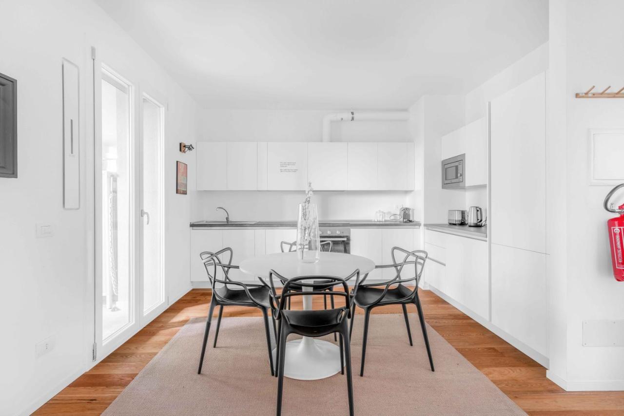 Modern With Terrace & Garage By Ndp Rent Lejlighed Milano Eksteriør billede